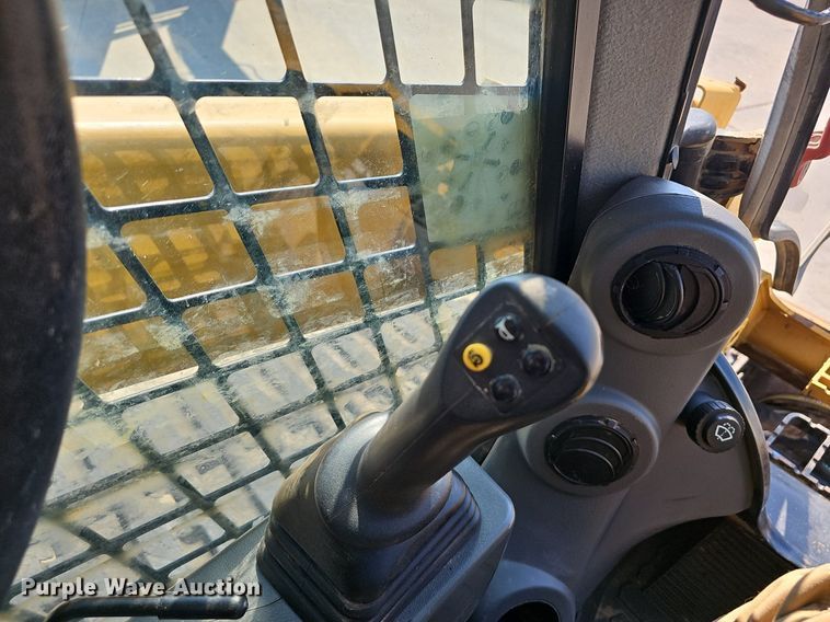 image for item NX9143 2020 Caterpillar  299D3XE tracked skid steer loader