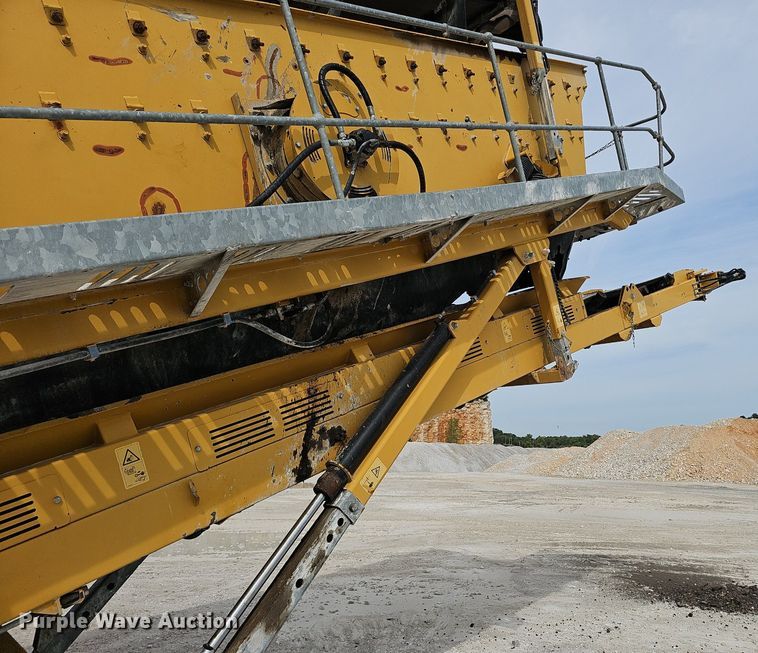 image for item NX9160 2012 IROCK 522T screening plant