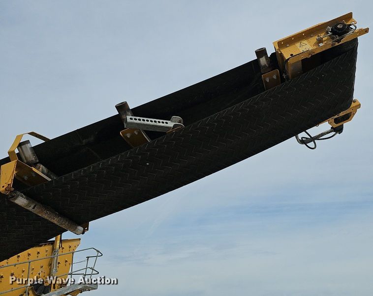 image for item NX9160 2012 IROCK 522T screening plant