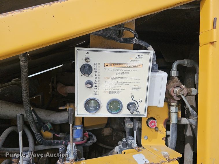 image for item NX9160 2012 IROCK 522T screening plant