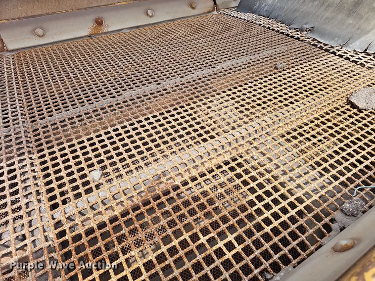 image for item NX9160 2012 IROCK 522T screening plant