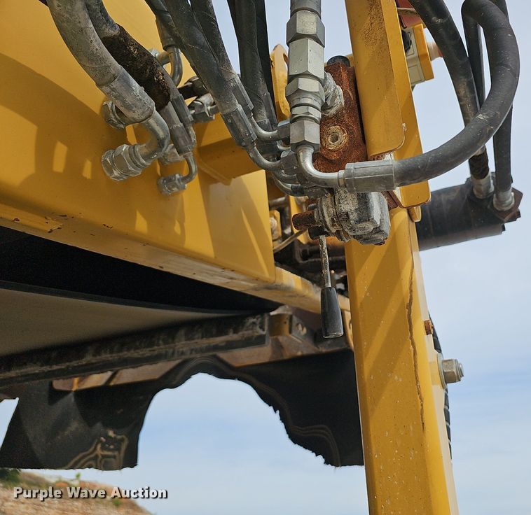 image for item NX9160 2012 IROCK 522T screening plant