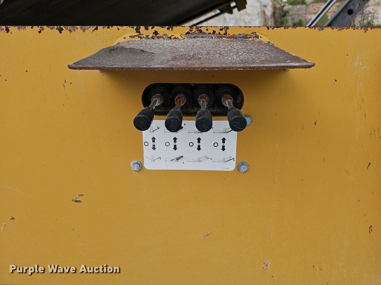 image for item NX9160 2012 IROCK 522T screening plant