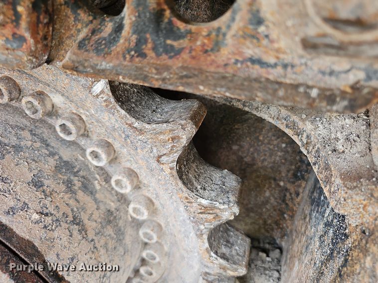 image for item NX9160 2012 IROCK 522T screening plant