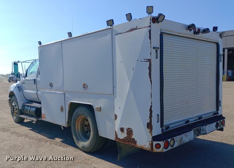 image for item NY9468 2008 Ford F650 Super Duty Crew Cab fuel/ lube truck