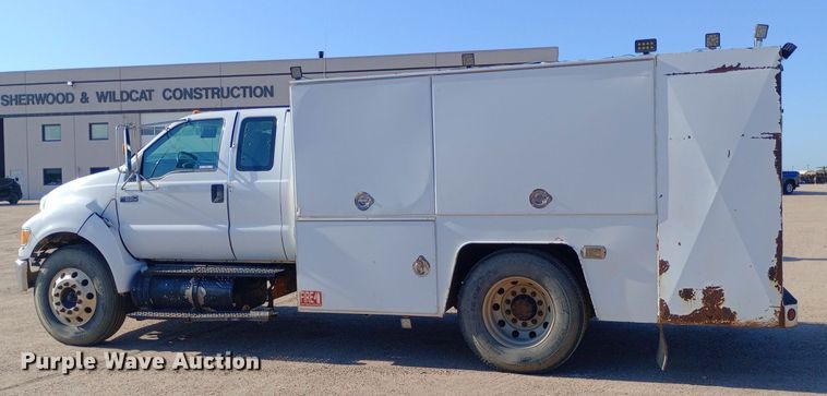 image for item NY9468 2008 Ford F650 Super Duty Crew Cab fuel/ lube truck