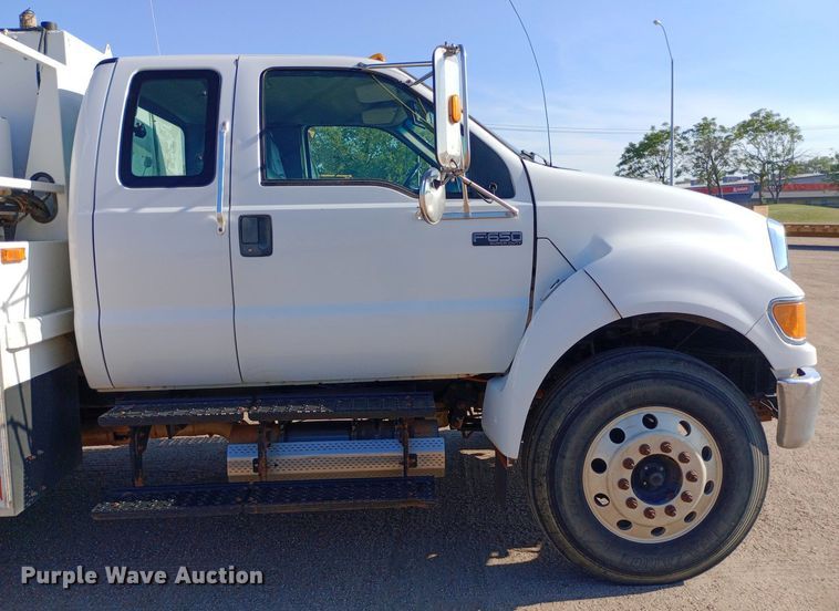 image for item NY9468 2008 Ford F650 Super Duty Crew Cab fuel/ lube truck
