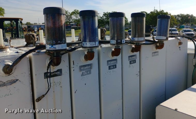 image for item NY9468 2008 Ford F650 Super Duty Crew Cab fuel/ lube truck