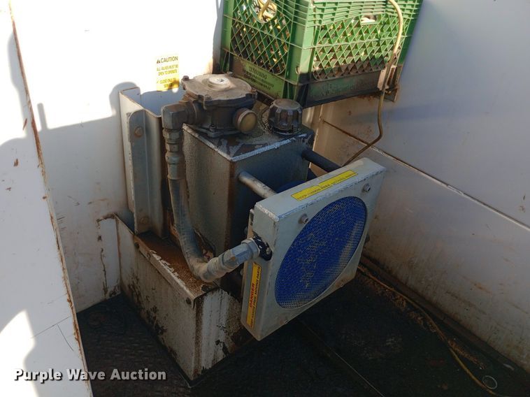 image for item NY9468 2008 Ford F650 Super Duty Crew Cab fuel/ lube truck