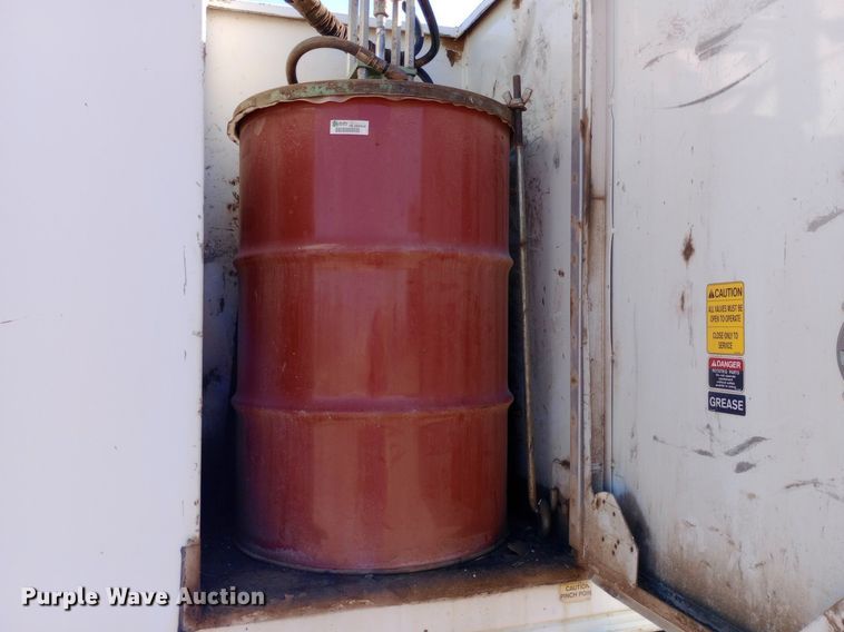 image for item NY9468 2008 Ford F650 Super Duty Crew Cab fuel/ lube truck