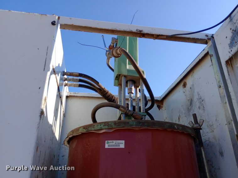 image for item NY9468 2008 Ford F650 Super Duty Crew Cab fuel/ lube truck