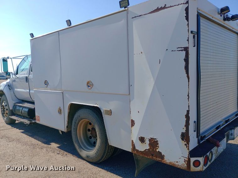 image for item NY9468 2008 Ford F650 Super Duty Crew Cab fuel/ lube truck