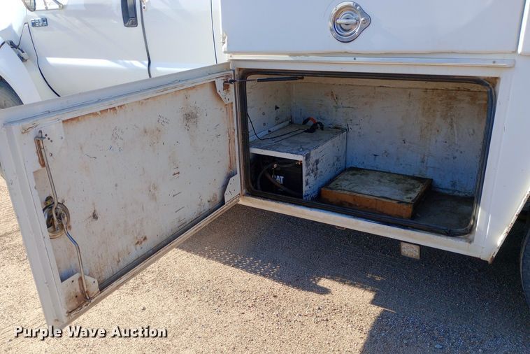 image for item NY9468 2008 Ford F650 Super Duty Crew Cab fuel/ lube truck
