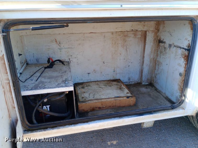 image for item NY9468 2008 Ford F650 Super Duty Crew Cab fuel/ lube truck