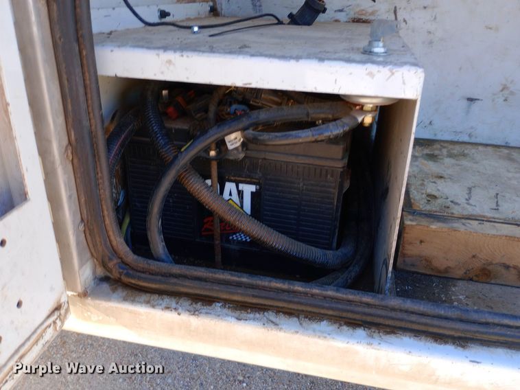 image for item NY9468 2008 Ford F650 Super Duty Crew Cab fuel/ lube truck