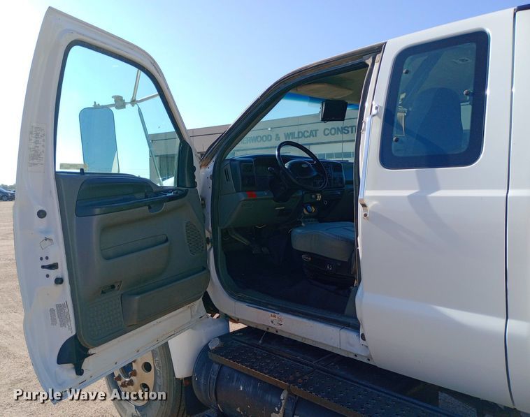 image for item NY9468 2008 Ford F650 Super Duty Crew Cab fuel/ lube truck