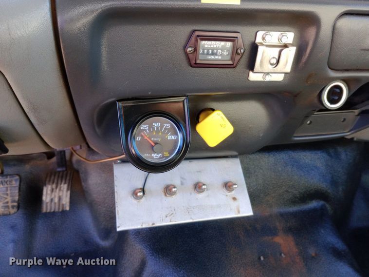 image for item NY9468 2008 Ford F650 Super Duty Crew Cab fuel/ lube truck