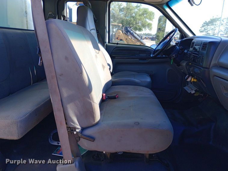 image for item NY9468 2008 Ford F650 Super Duty Crew Cab fuel/ lube truck