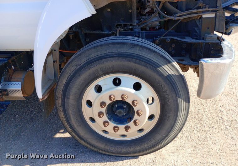 image for item NY9468 2008 Ford F650 Super Duty Crew Cab fuel/ lube truck