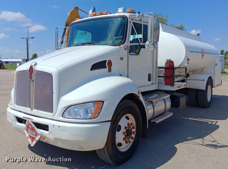 image for item NY9517 2009 Kenworth T370 fuel truck