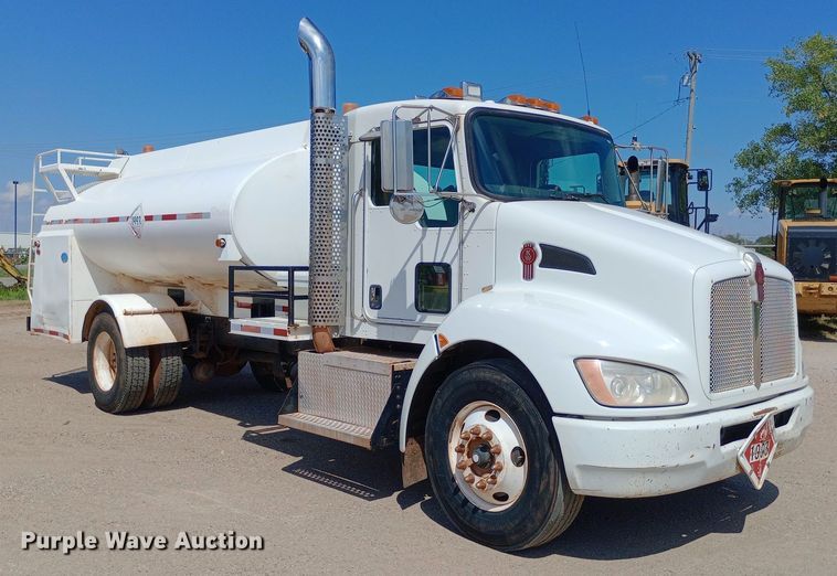 image for item NY9517 2009 Kenworth T370 fuel truck