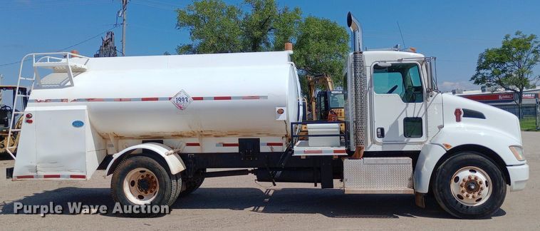 image for item NY9517 2009 Kenworth T370 fuel truck