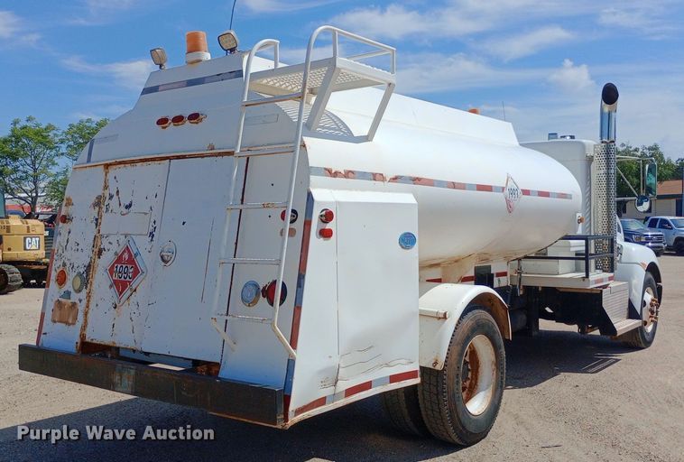 image for item NY9517 2009 Kenworth T370 fuel truck