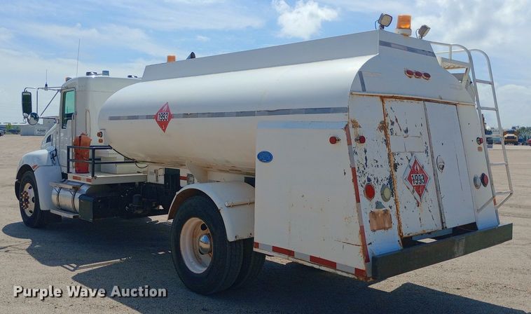 image for item NY9517 2009 Kenworth T370 fuel truck