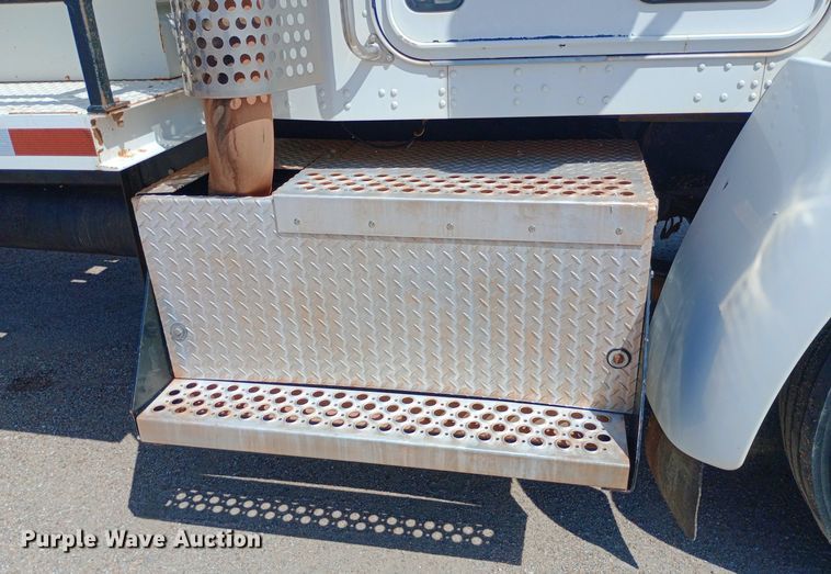 image for item NY9517 2009 Kenworth T370 fuel truck