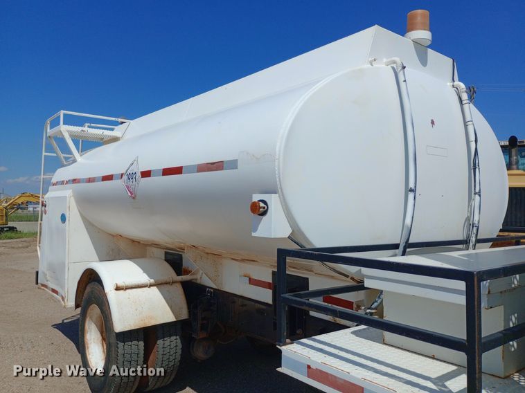 image for item NY9517 2009 Kenworth T370 fuel truck