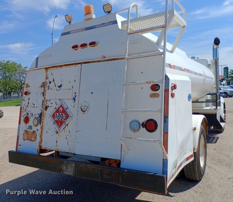 image for item NY9517 2009 Kenworth T370 fuel truck