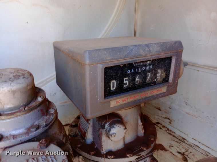 image for item NY9517 2009 Kenworth T370 fuel truck