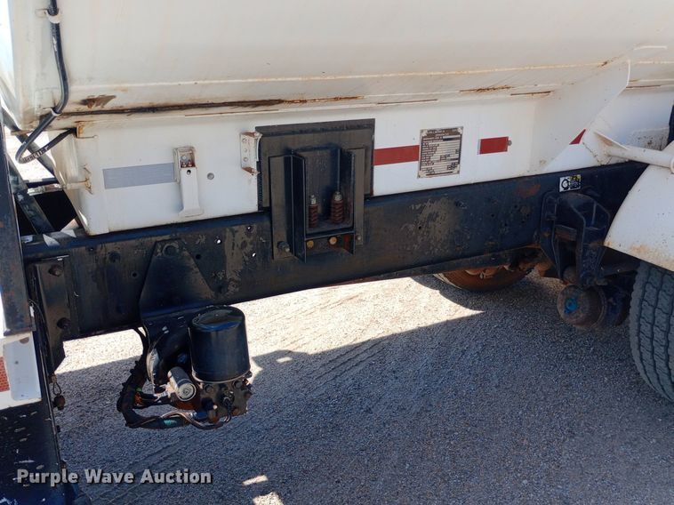 image for item NY9517 2009 Kenworth T370 fuel truck