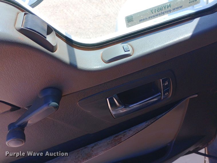 image for item NY9517 2009 Kenworth T370 fuel truck