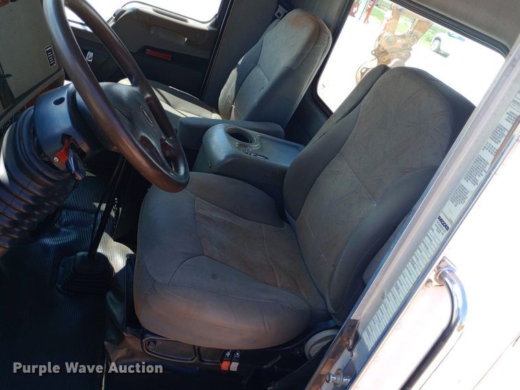 image for item NY9517 2009 Kenworth T370 fuel truck