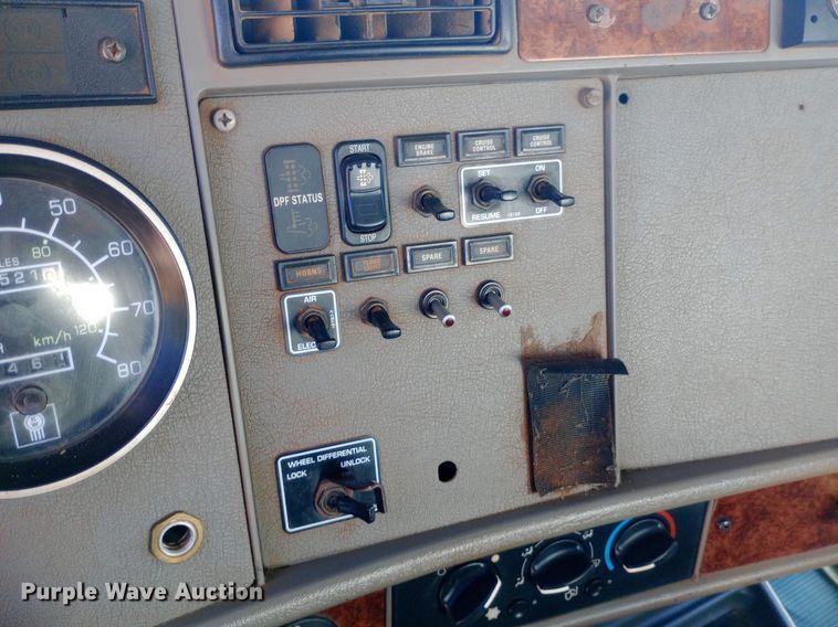 image for item NY9517 2009 Kenworth T370 fuel truck