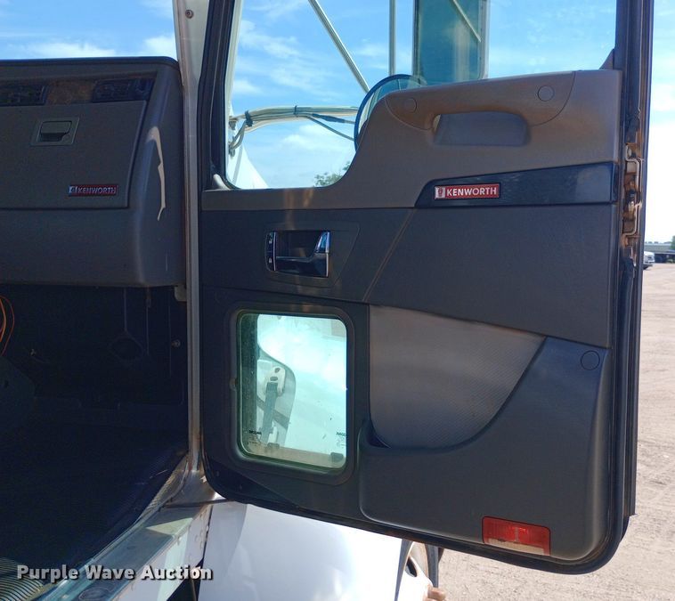 image for item NY9517 2009 Kenworth T370 fuel truck