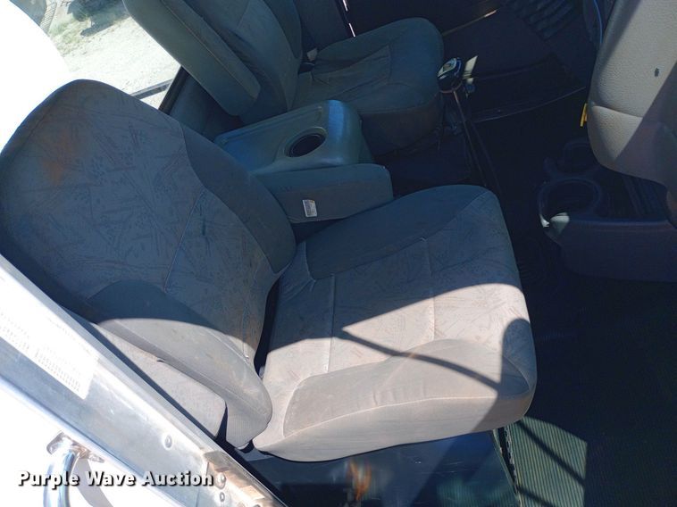 image for item NY9517 2009 Kenworth T370 fuel truck