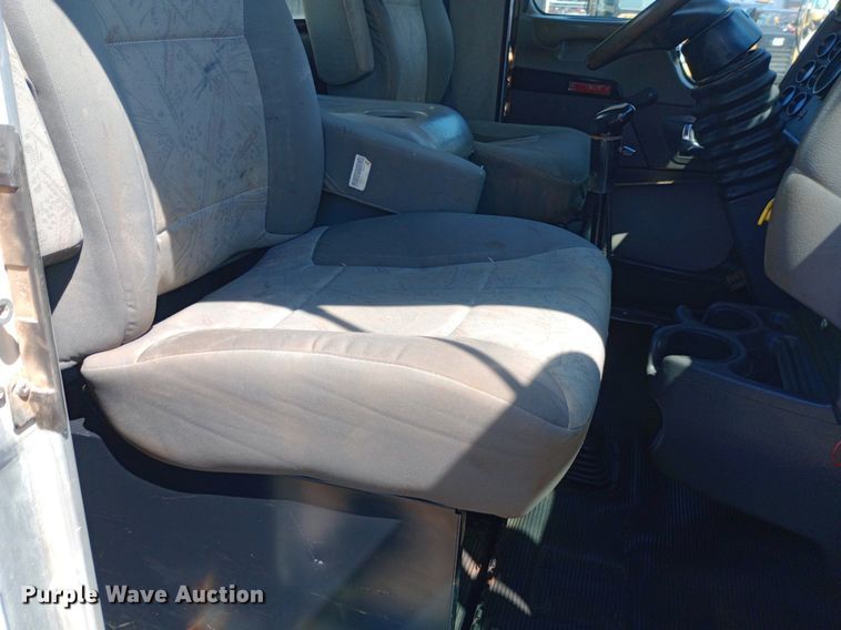 image for item NY9517 2009 Kenworth T370 fuel truck