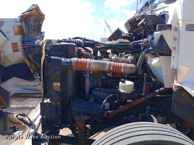 image for item NY9517 2009 Kenworth T370 fuel truck