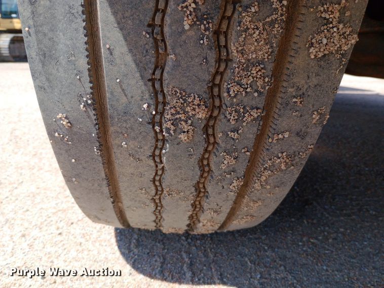 image for item NY9517 2009 Kenworth T370 fuel truck