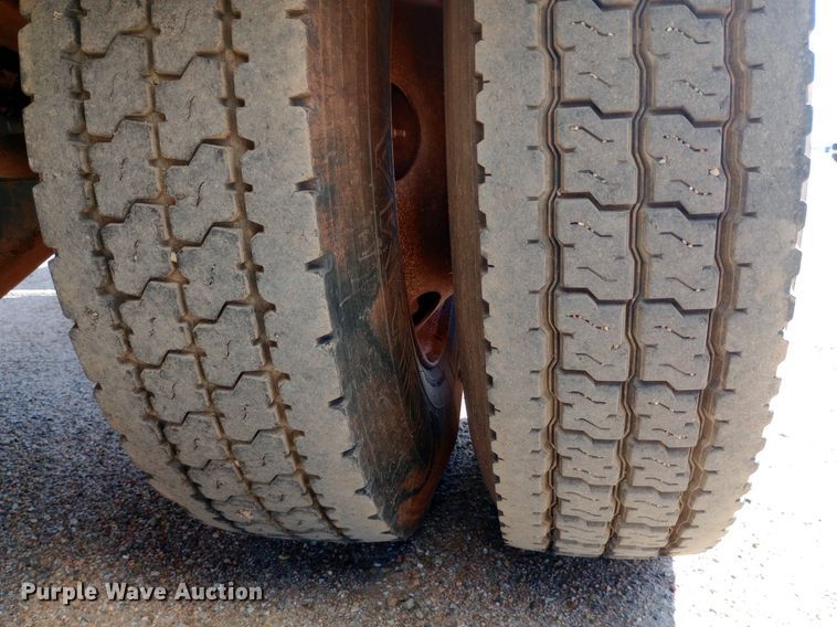 image for item NY9517 2009 Kenworth T370 fuel truck