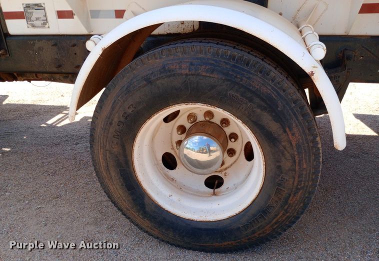 image for item NY9517 2009 Kenworth T370 fuel truck