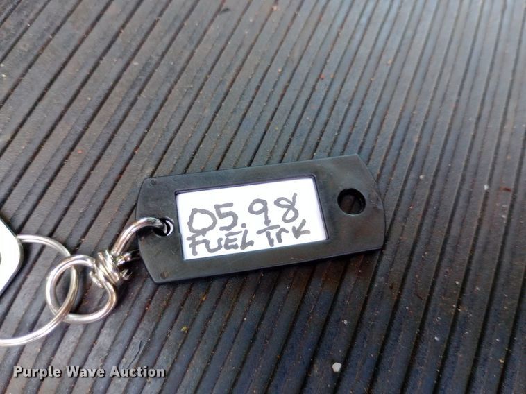 image for item NY9517 2009 Kenworth T370 fuel truck