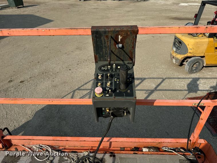image for item OG9658 2008 JLG 3394RT scissor lift