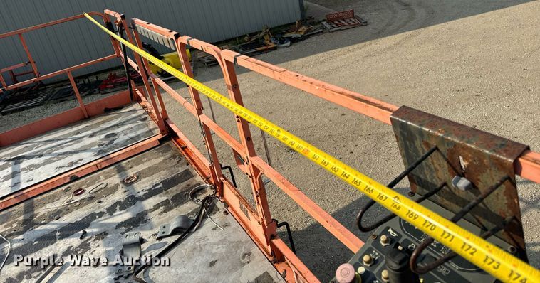 image for item OG9658 2008 JLG 3394RT scissor lift