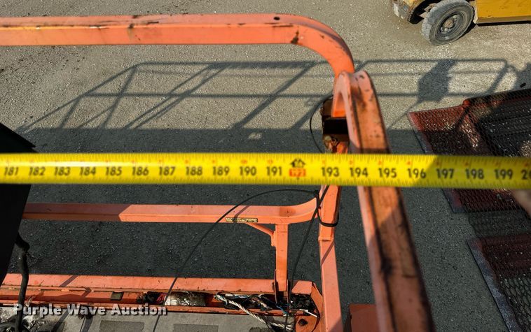 image for item OG9658 2008 JLG 3394RT scissor lift
