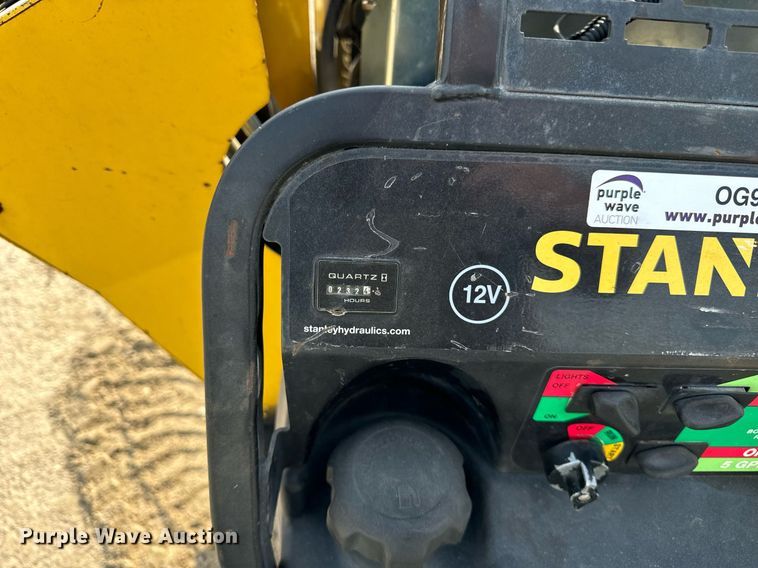 image for item OG9659 Stanley Trachorse  self-propelled mobile hydraulic power pack