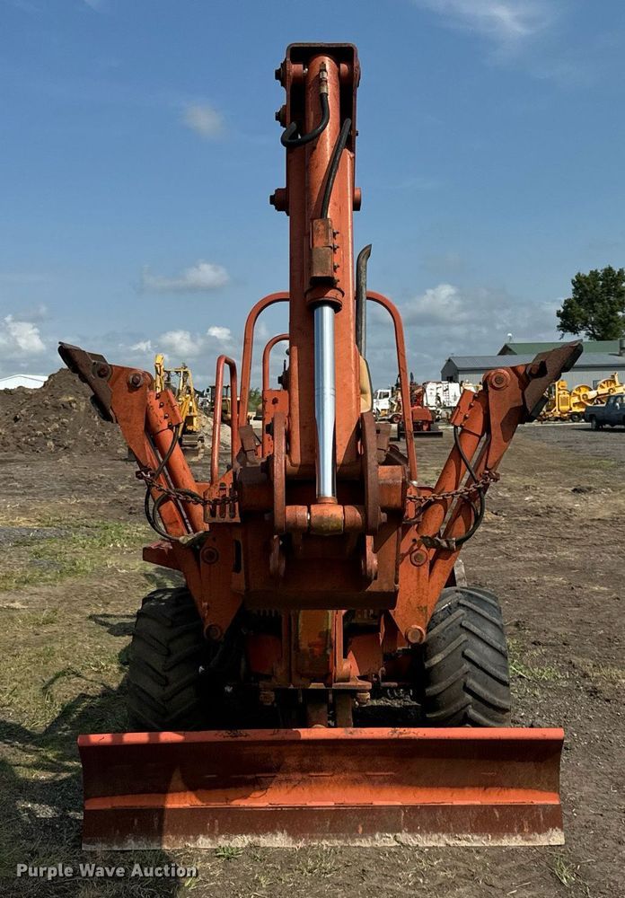 image for item OG9663 1997 Ditch Witch 5110DD trencher