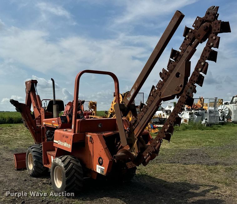 image for item OG9663 1997 Ditch Witch 5110DD trencher